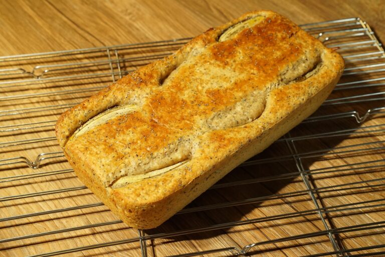 Gluten-free banana bread Photo by Spencer Wing CC0 on Pixabay