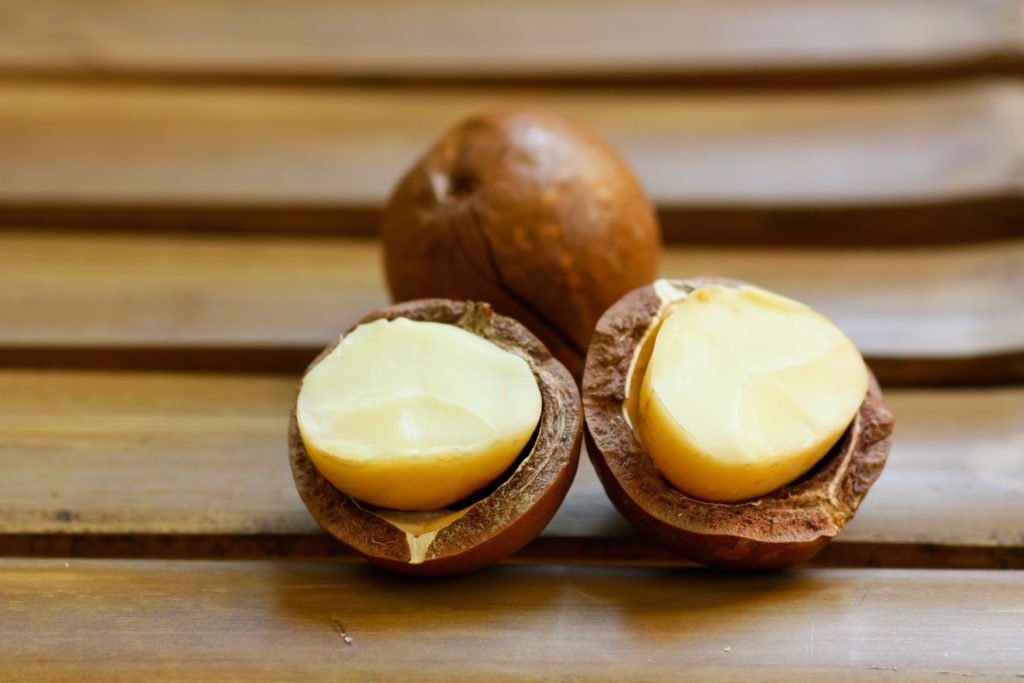 Health benefits of macadamia nut oil